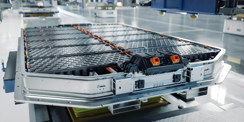 배터리 공장 기계 위 플레이트 사진